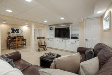 91 Southfield Dr., Vernon Hills, IL 60061