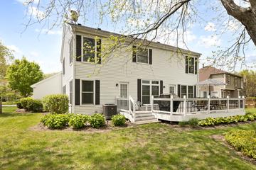 91 Southfield Dr., Vernon Hills, IL 60061