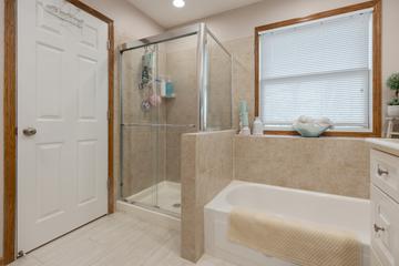 91 Southfield Dr., Vernon Hills, IL 60061