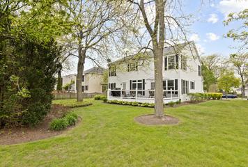 91 Southfield Dr., Vernon Hills, IL 60061