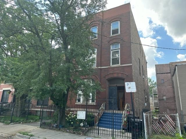 2349 W Grenshaw St., Chicago, IL 60612
