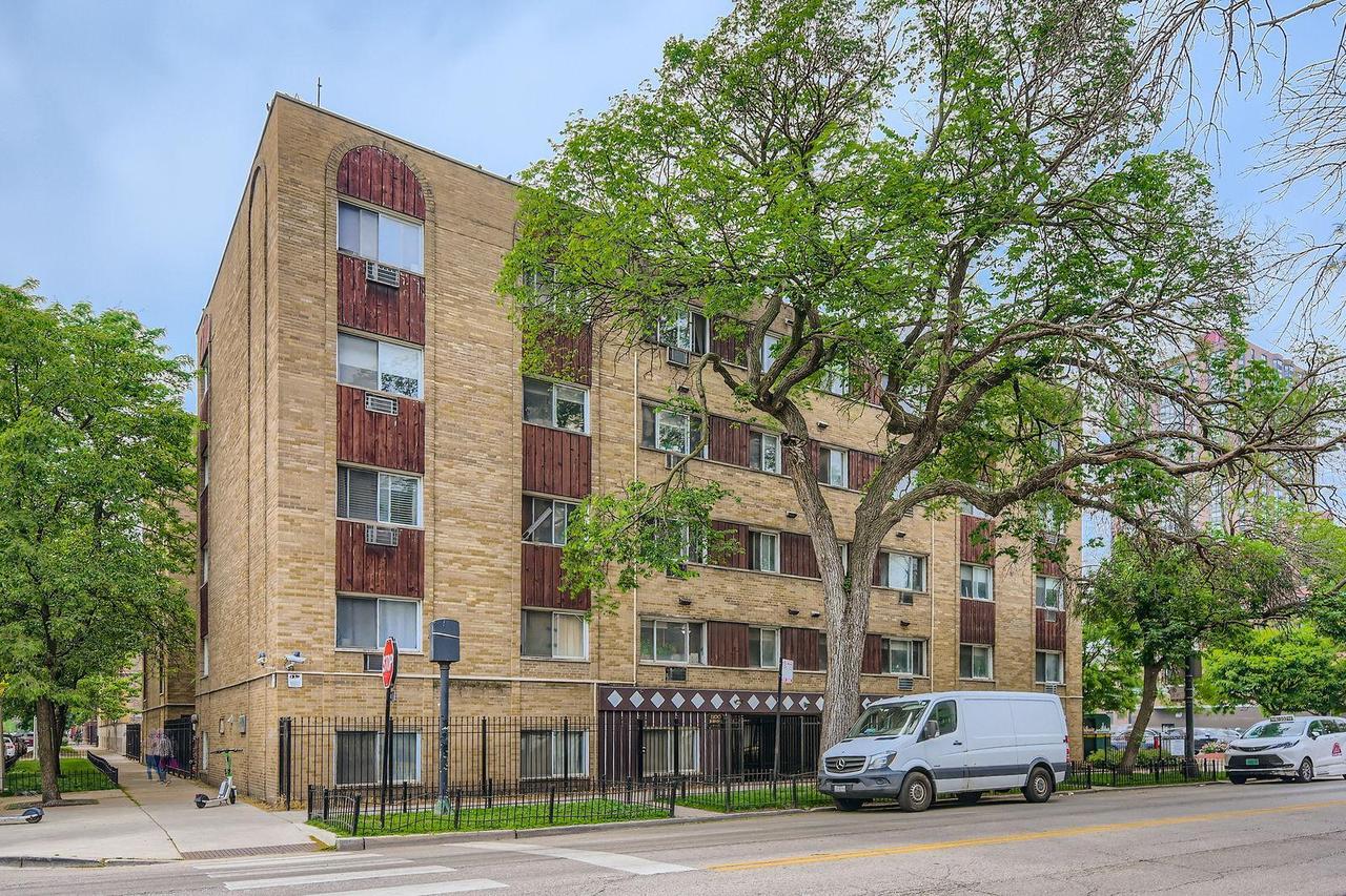 5100 N Sheridan Rd. #410, Chicago, IL 60640