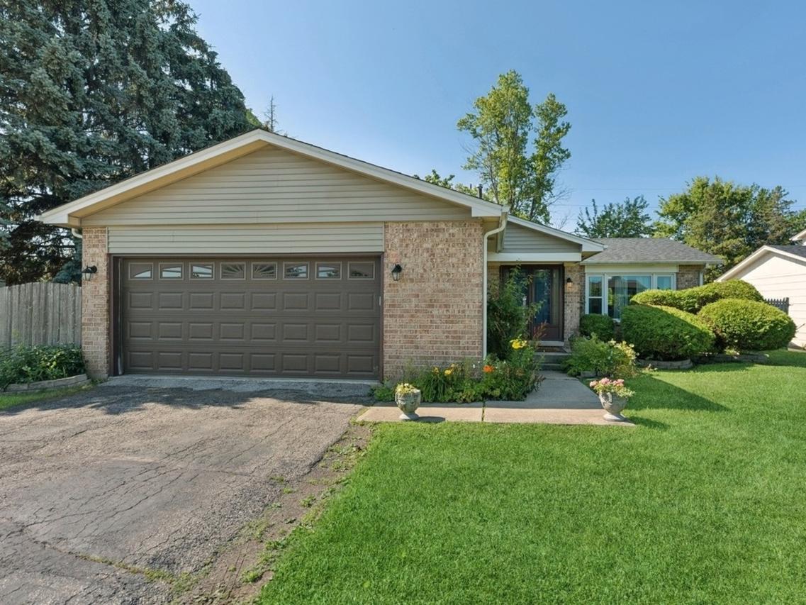 401 Jefferson Ct., Wheeling, IL 60090