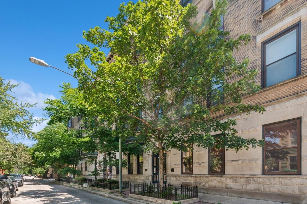 909 W Wisconsin St. #1M, Chicago, IL 60614
