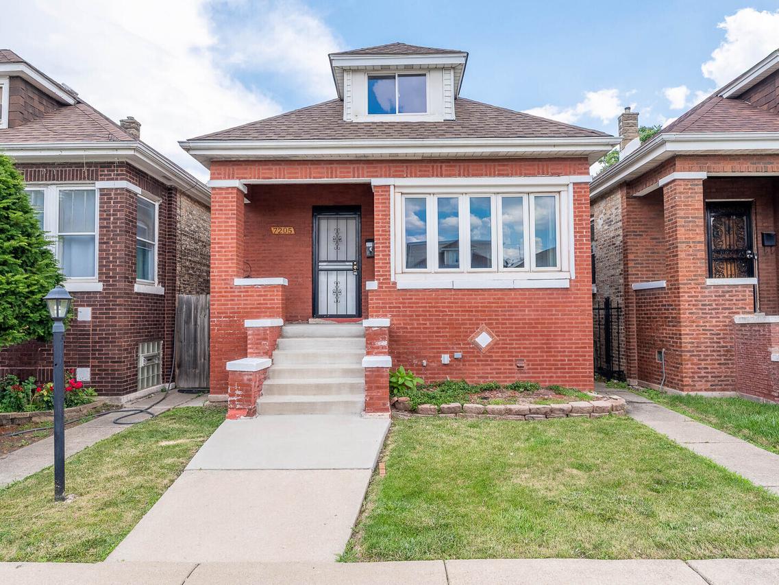 7205 S Rockwell St., Chicago, IL 60629