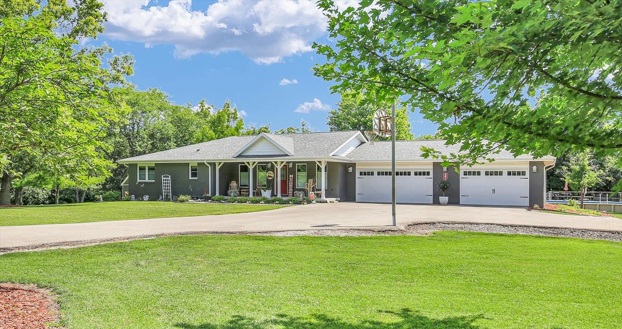 401 A County Road 2500, Mahomet, IL 61853
