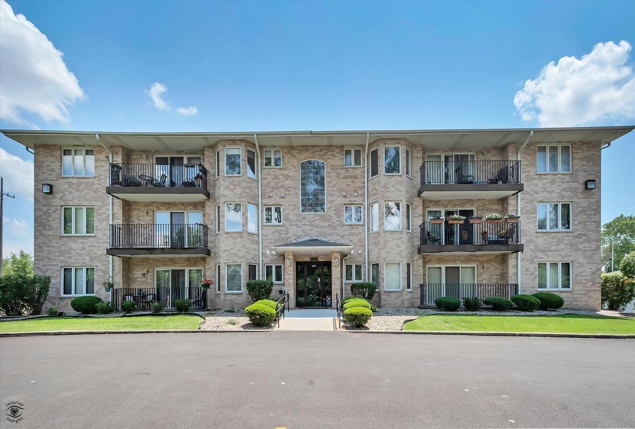 10228 Southwest Hwy. #1A, Chicago Ridge, IL 60415