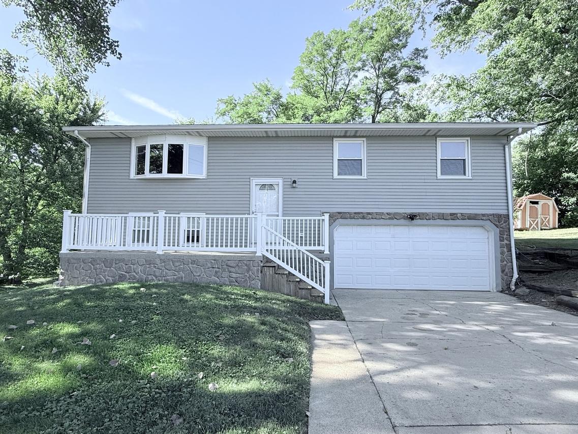 8824 Sunset Rd., Clinton, IL 61727