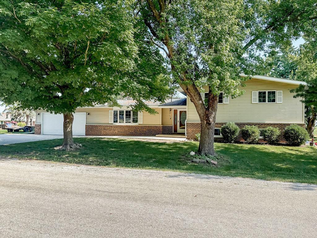 202 E 8th St., Gridley, IL 61744