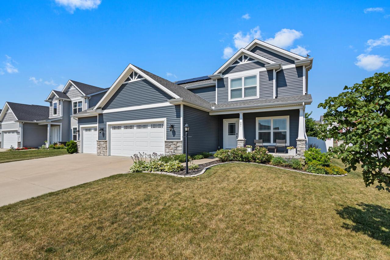 201 Bradford Ave., Savoy, IL 61874