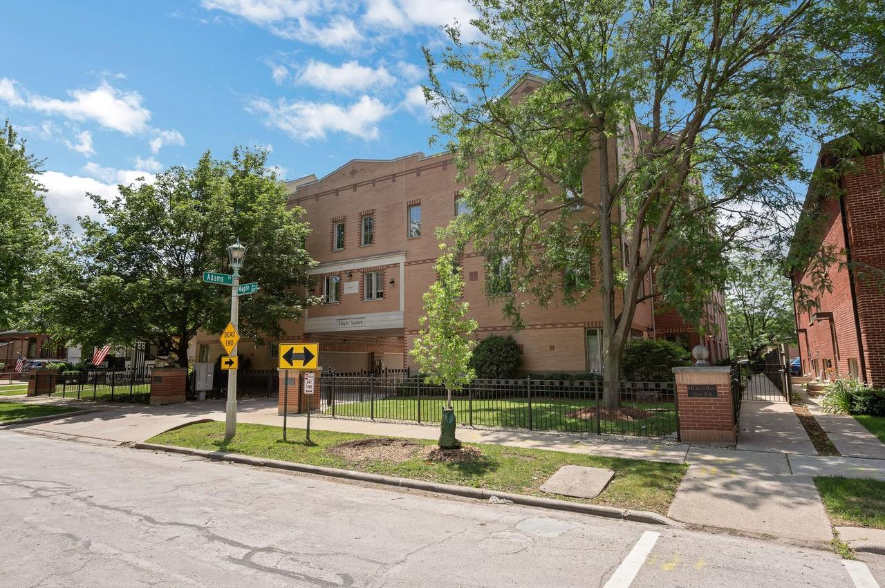 641 S Maple Ave. #I, Oak Park, IL 60304