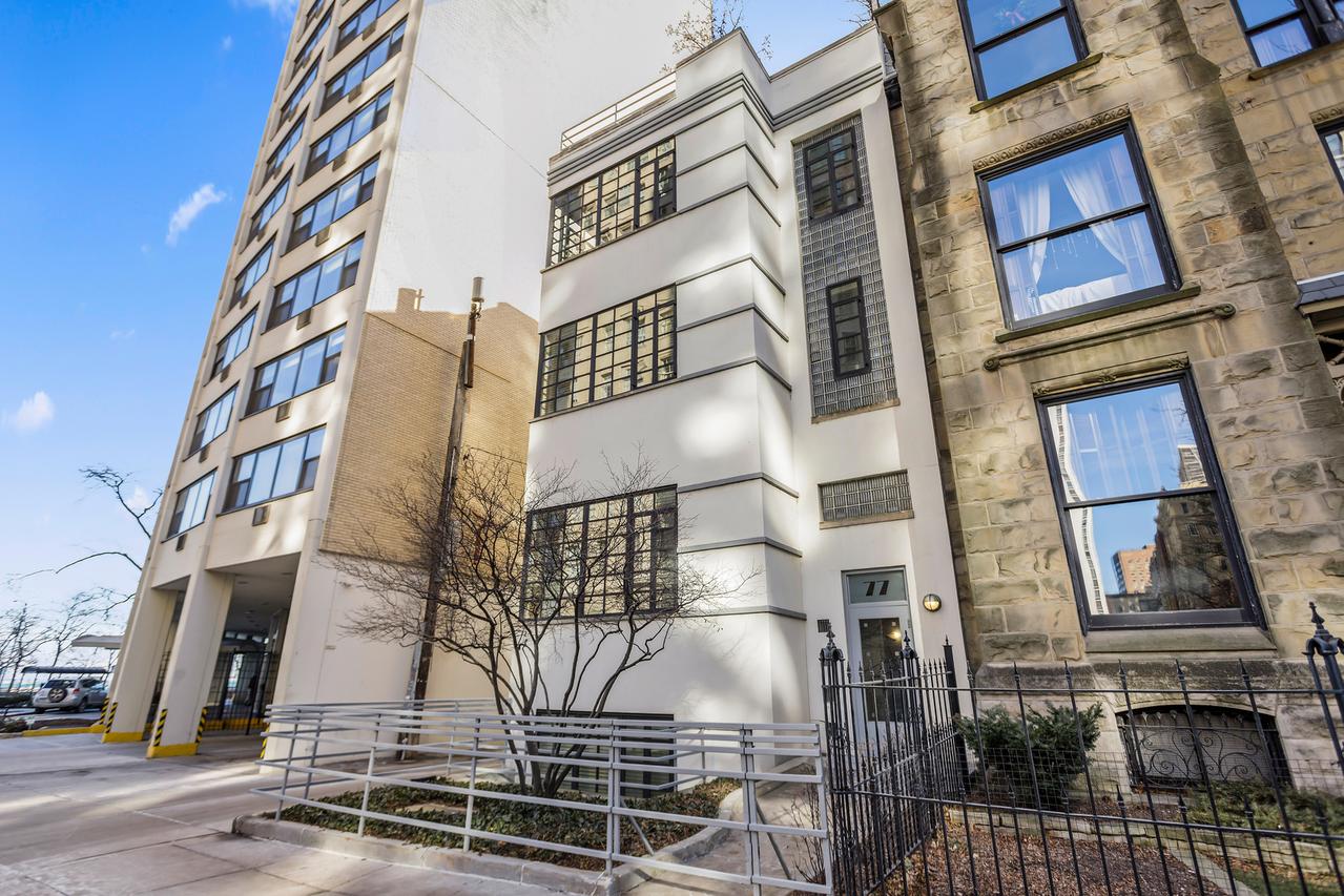 77 E Division St. #3, Chicago, IL 60610