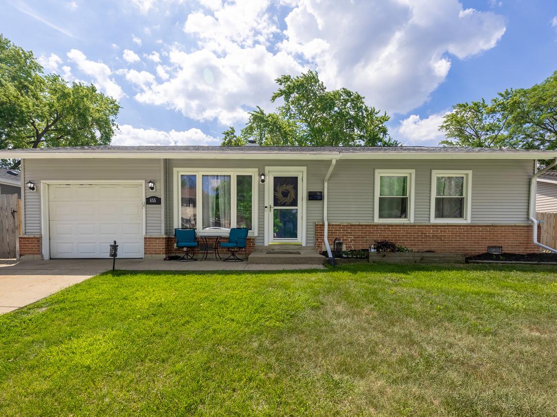 655 Charing Cross Rd., Elk Grove Village, IL 60007