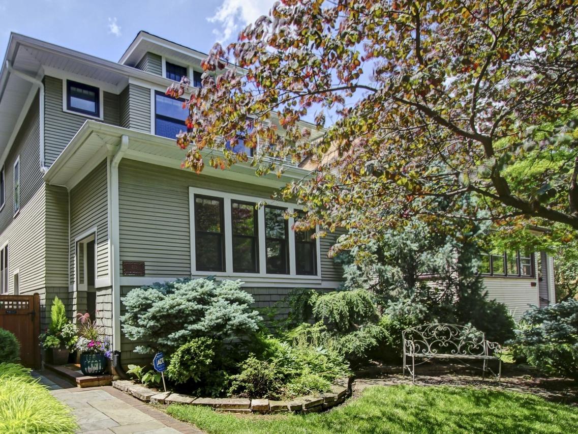 415 N Taylor Ave., Oak Park, IL 60302