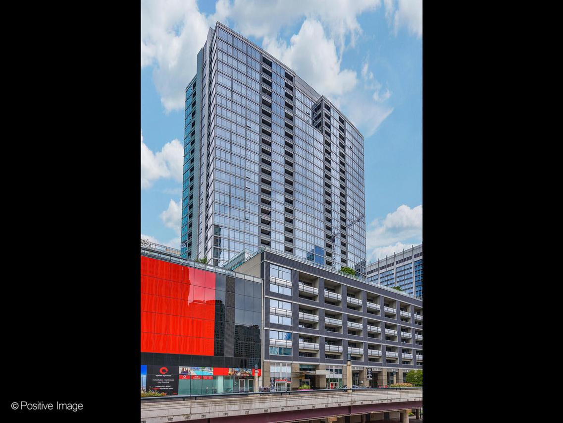 240 E Illinois St. #1002, Chicago, IL 60611