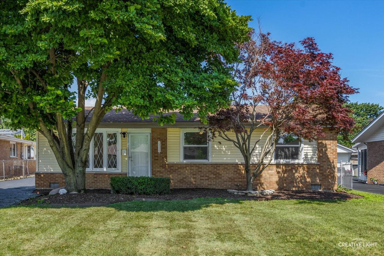 13116 Fairway Dr., Crestwood, IL 60418