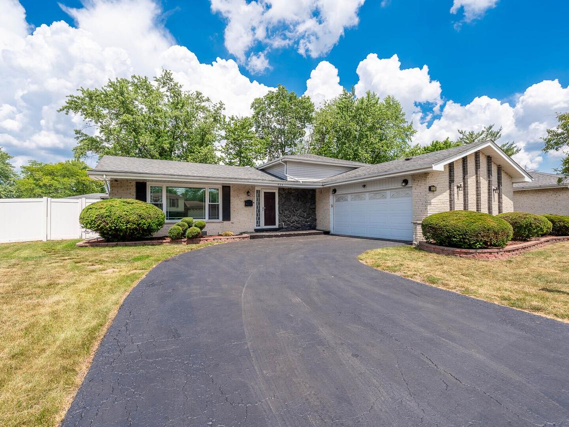 824 E 193rd Pl., Glenwood, IL 60425