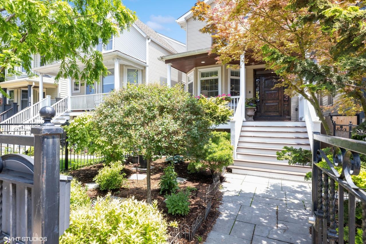 4155 N Bell Ave., Chicago, IL 60618