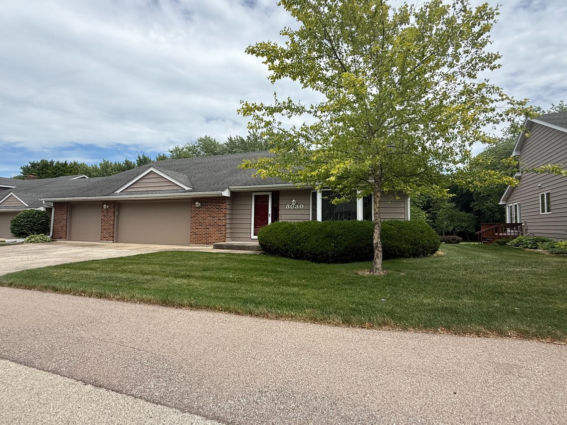 3030 Fairway Oaks Ln., Dekalb, IL 60115