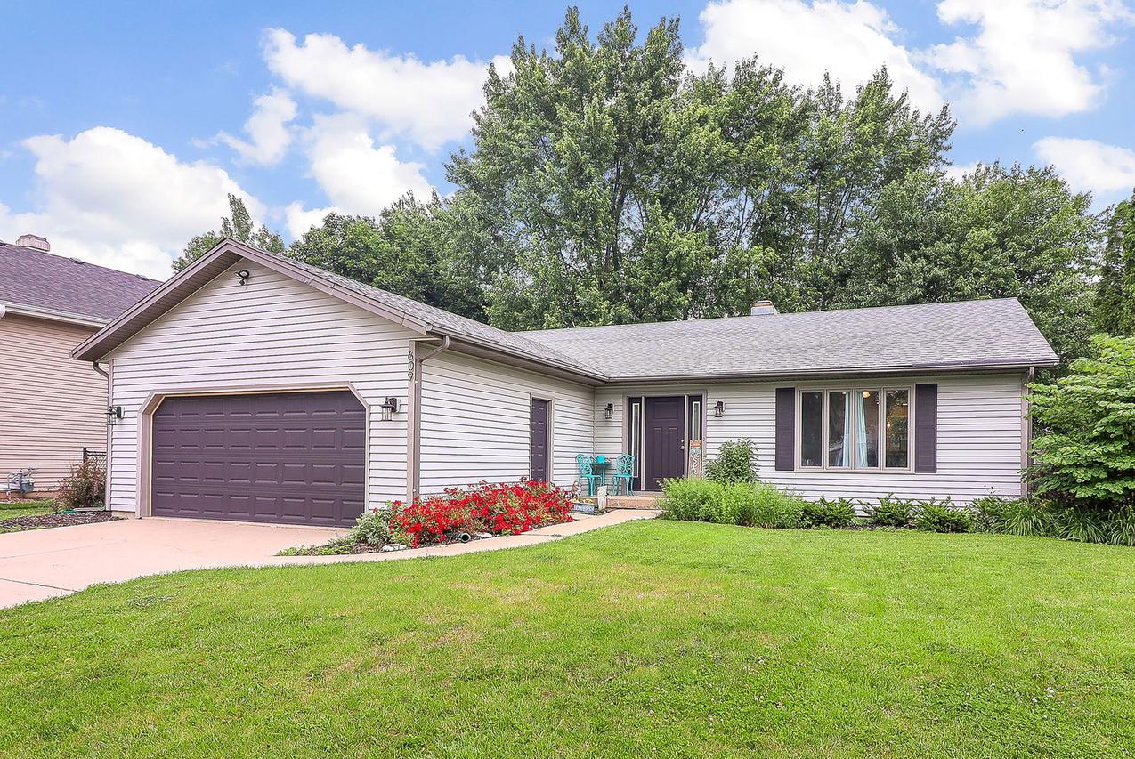 609 N Lyle Ave., Elgin, IL 60123