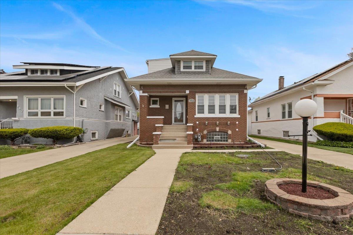 821 S 20th Ave., Maywood, IL 60153