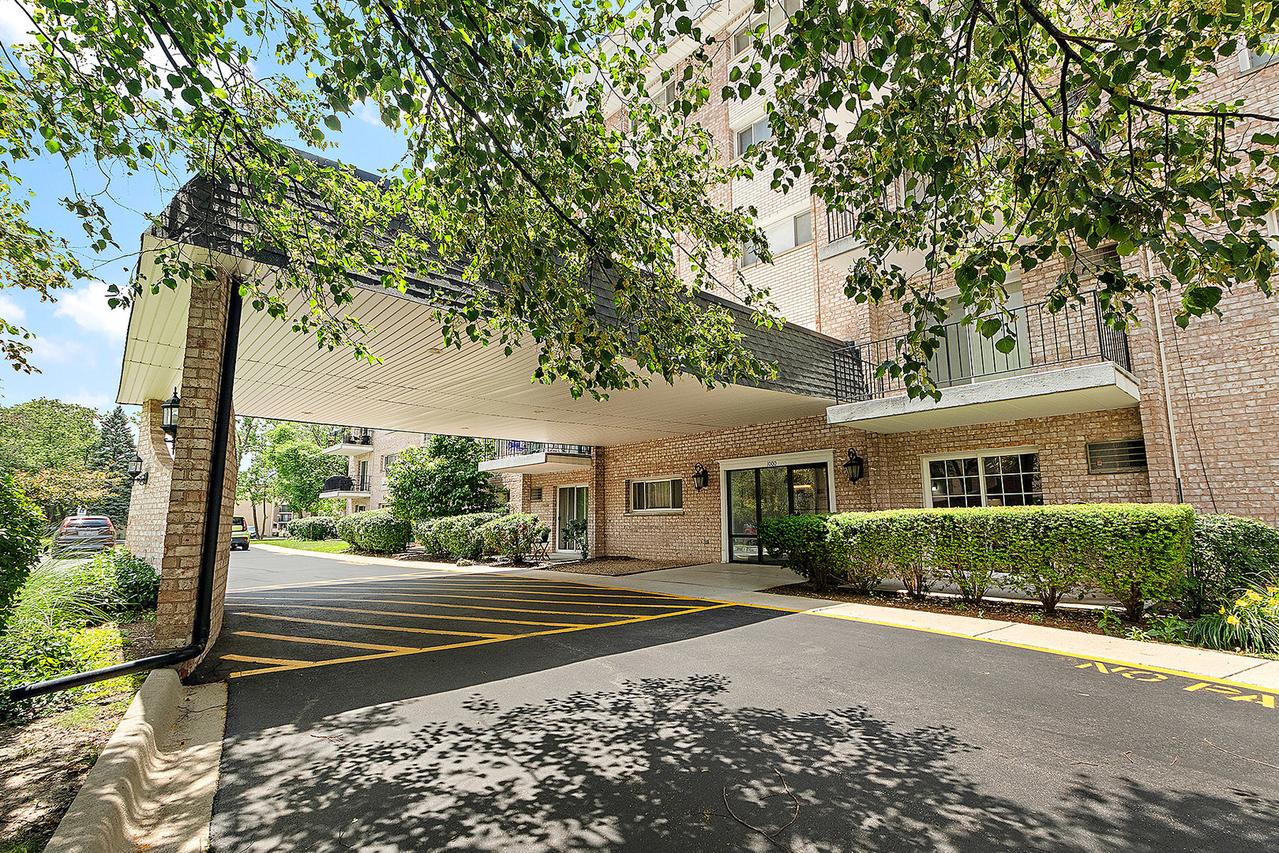 1000 S Lorraine Rd. #110, Wheaton, IL 60189