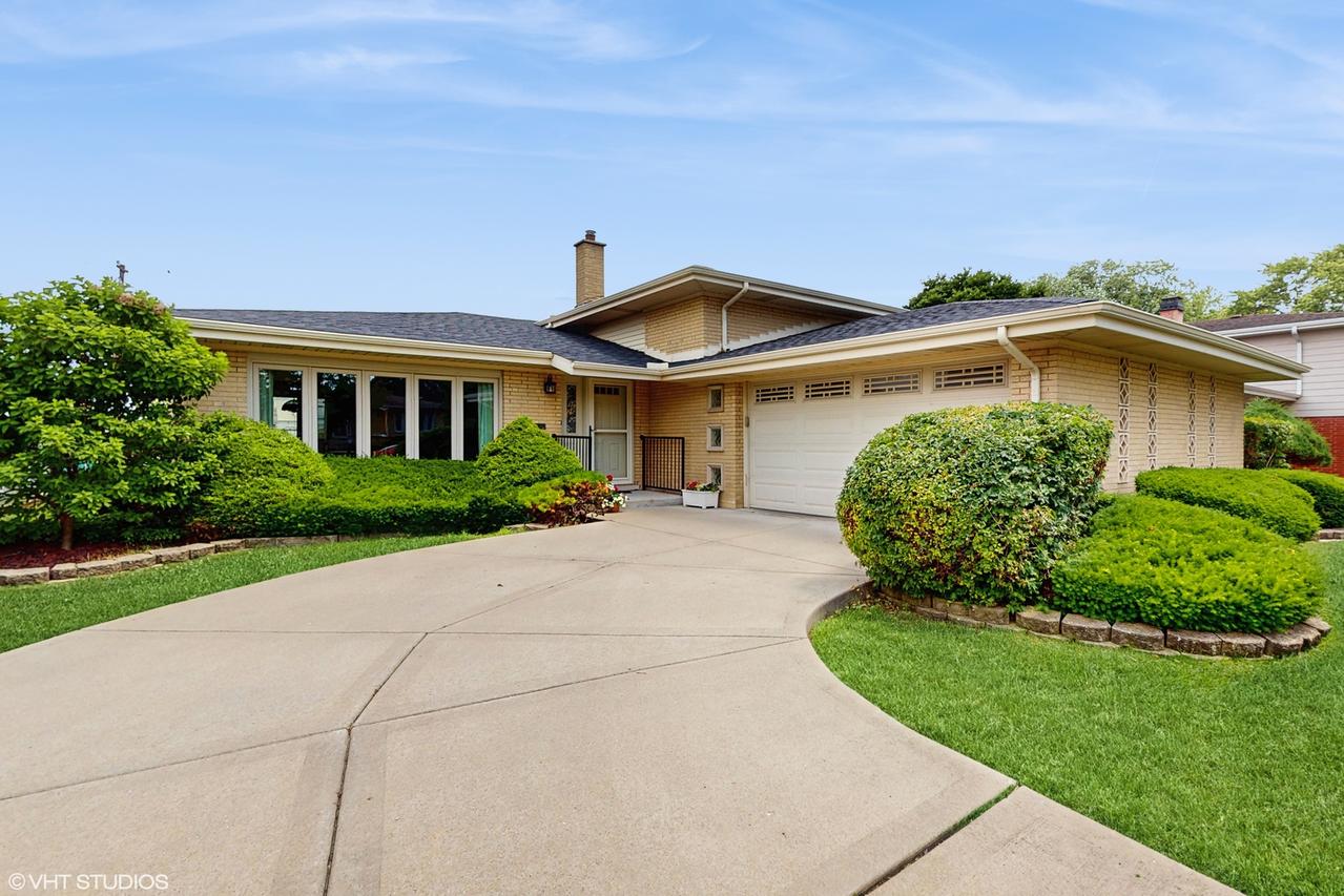9625 S Kenton Ave., Oak Lawn, IL 60453