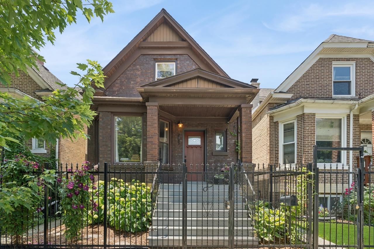 2462 N Linden Pl., Chicago, IL 60647