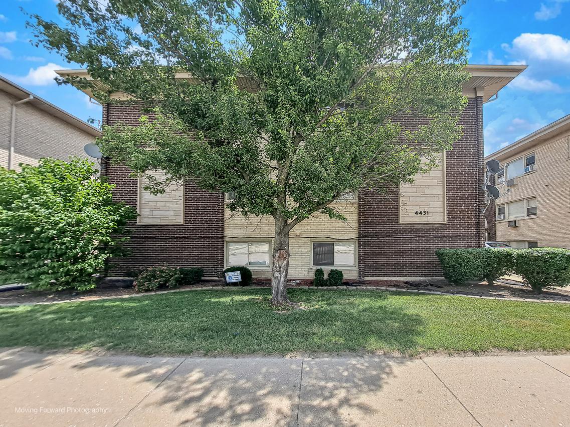 4431 Prescott Ave. #2B, Lyons, IL 60534