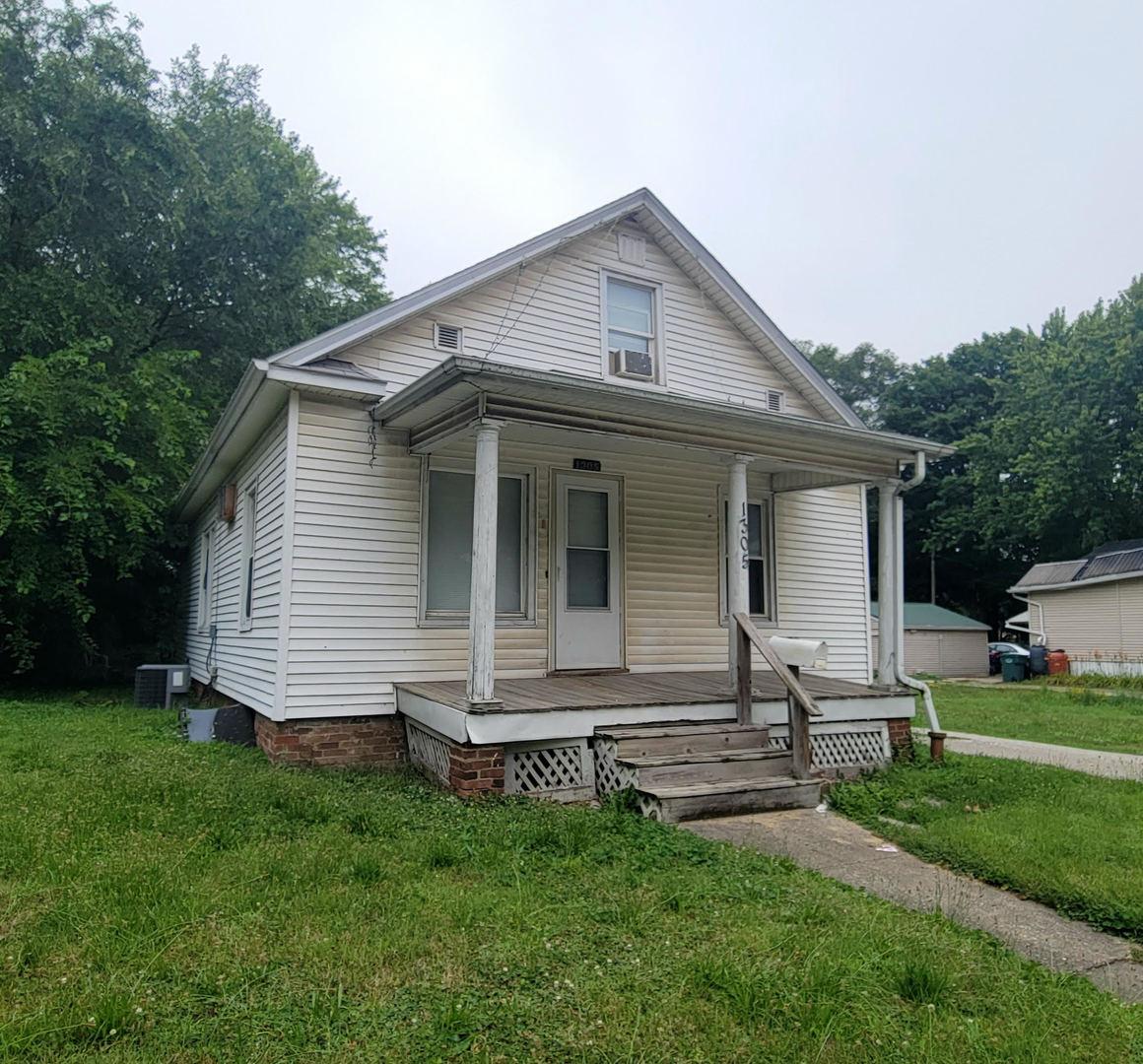 1305 N Neil St., Champaign, IL 61820
