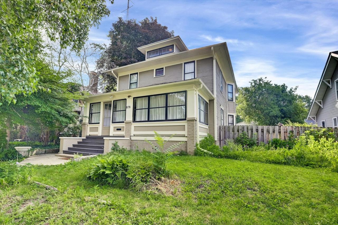 878 S Wildwood Ave., Kankakee, IL 60901