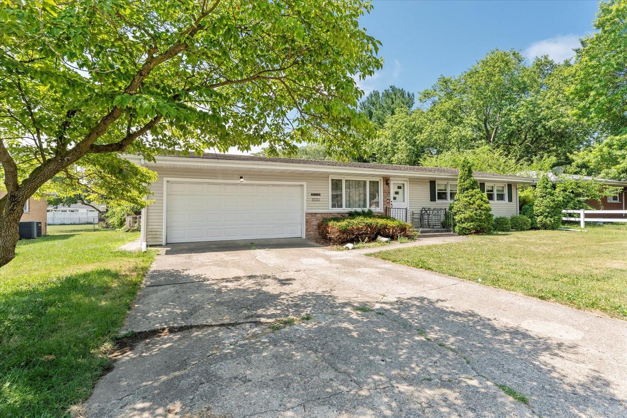 1356 Briarcliff Dr., Rantoul, IL 61866