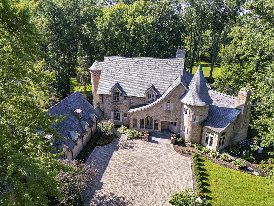 285 W Westminster Ave., Lake Forest, IL 60045