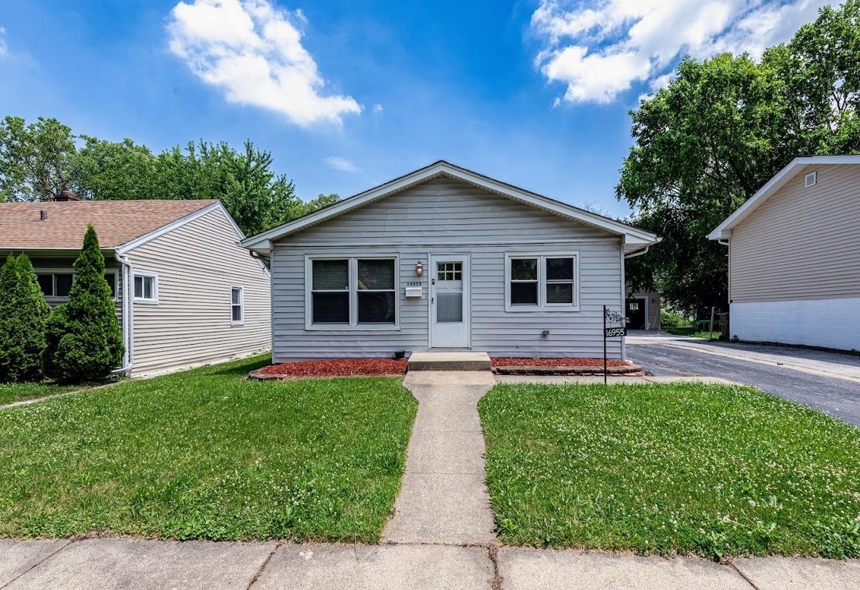 16955 Trapet Ave., Hazel Crest, IL 60429