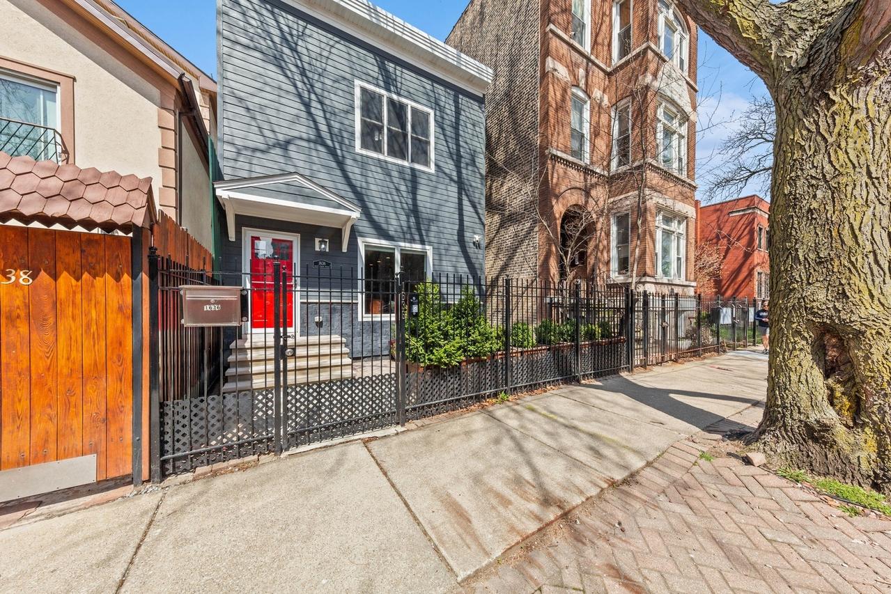 1636 W Huron St., Chicago, IL 60622