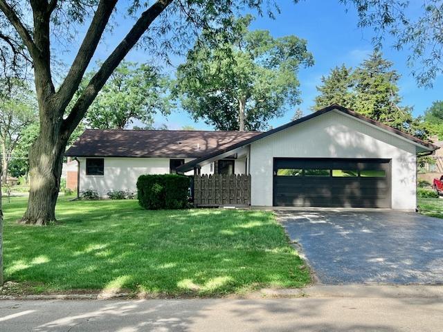 909 N Brinton Ave., Dixon, IL 61021