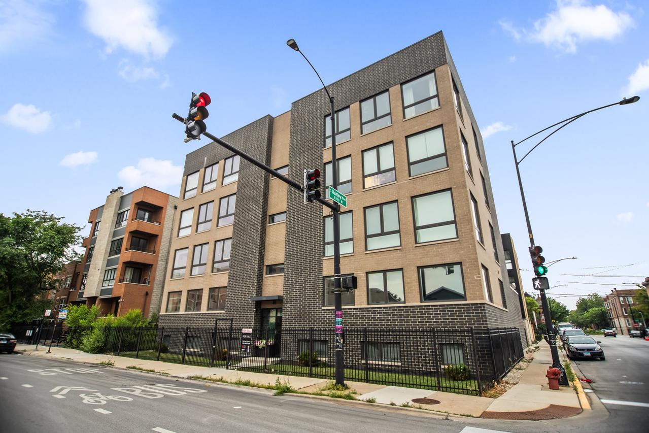 2304 W Jackson Blvd. #2W, Chicago, IL 60612