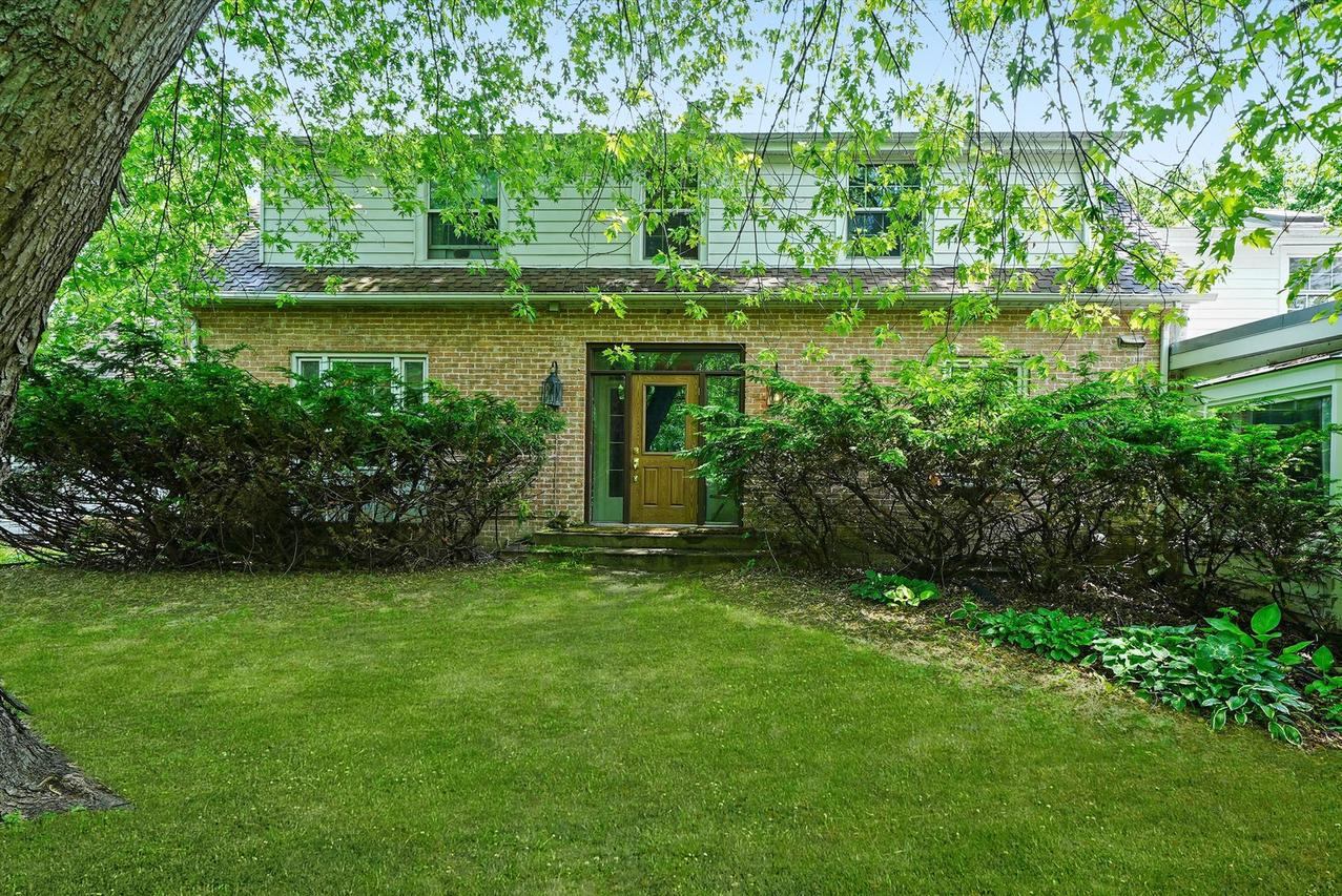 600 Riverwoods Rd., Mettawa, IL 60045