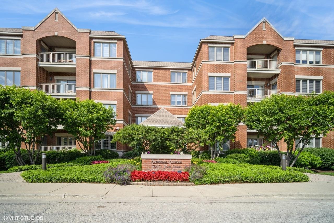 1660 1st St. #303, Highland Park, IL 60035