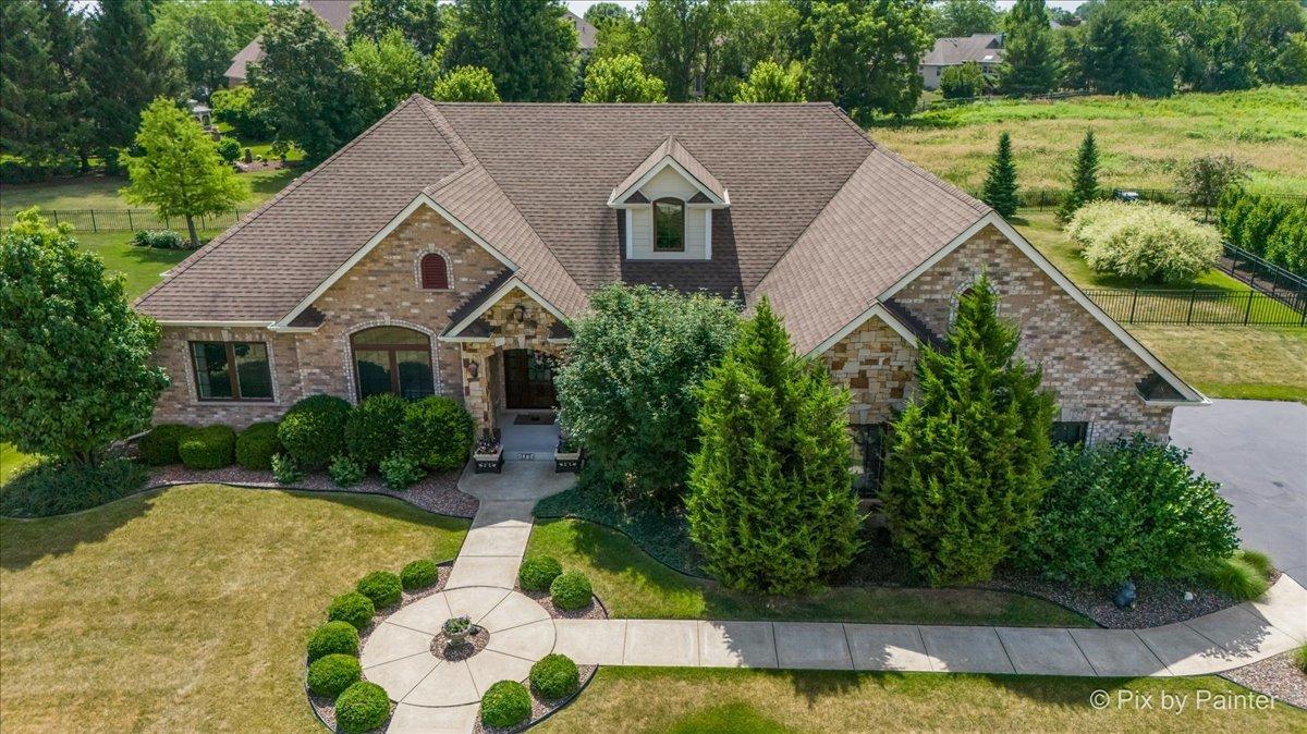 1075 Redbud Ln., Sugar Grove, IL 60554