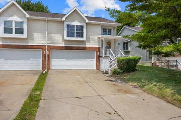 6 Shire Ct., Bloomington, IL 61701