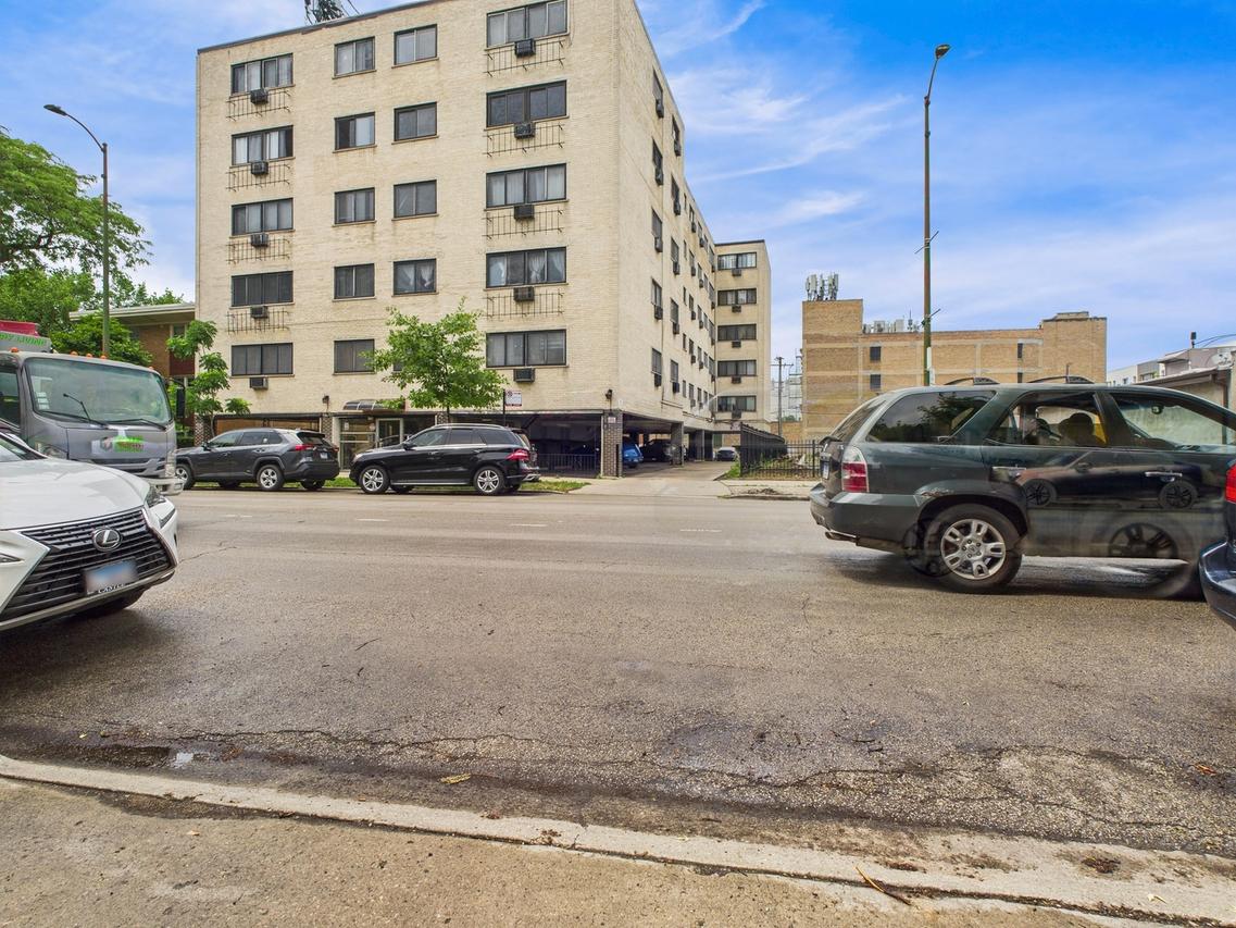 7540 N Ridge Ave. #2B, Chicago, IL 60645