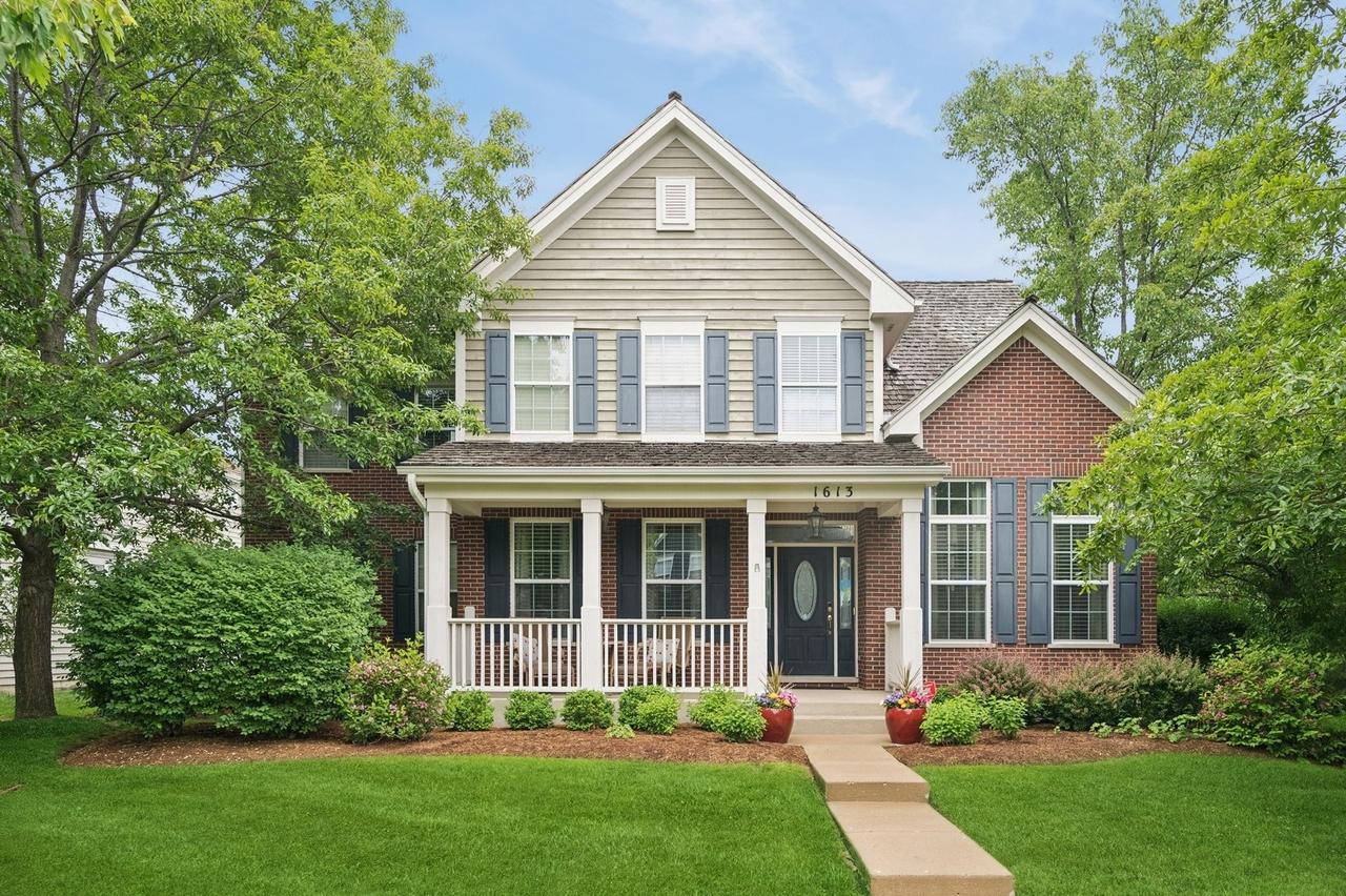 1613 Constitution Dr., Glenview, IL 60026