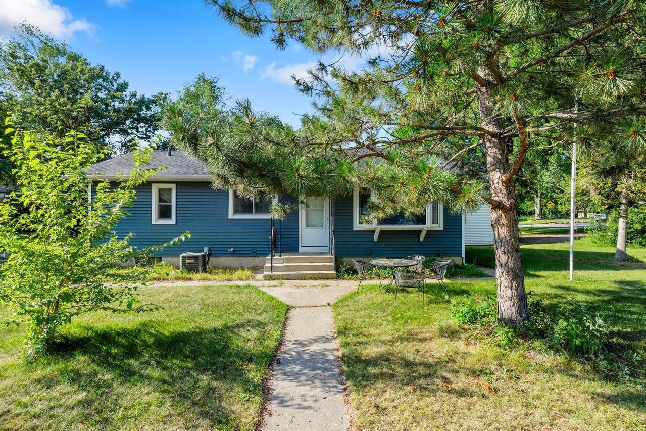 3511 W Lake Shore Dr., Wonder Lake, IL 60097