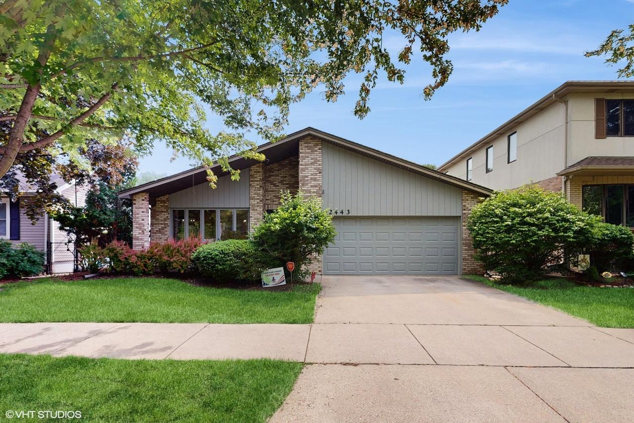 2443 Maple St., River Grove, IL 60171