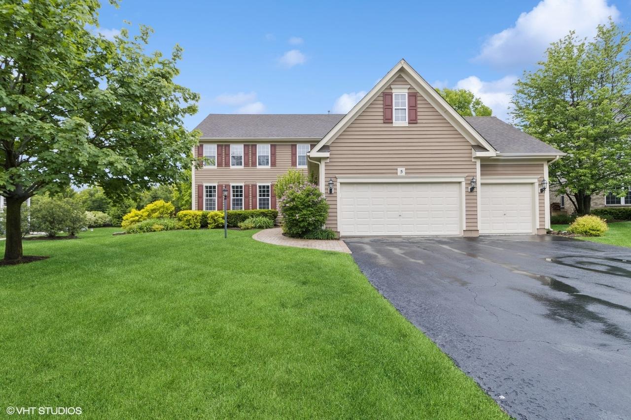 5 N Chestnut Ct., Hawthorn Woods, IL 60047