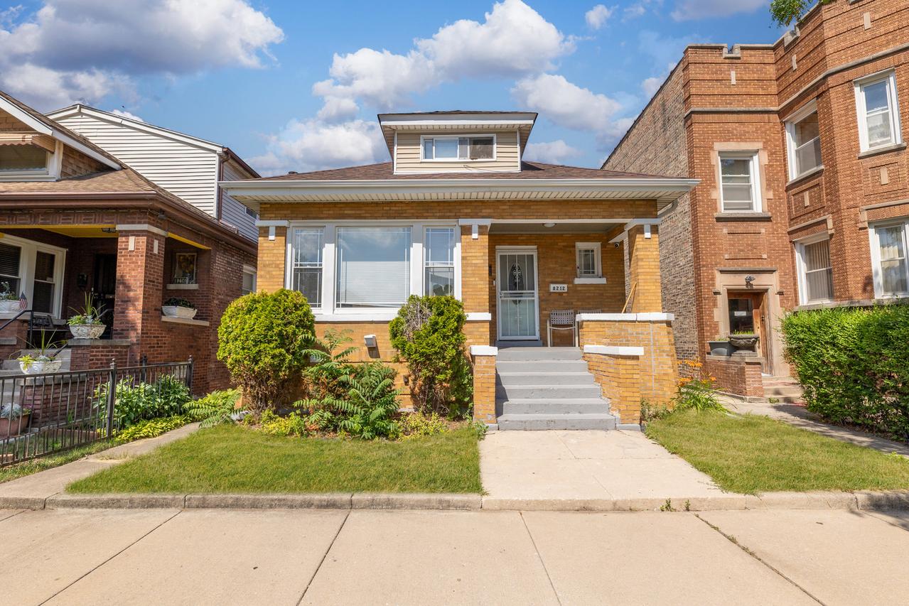 8212 S Justine St., Chicago, IL 60620