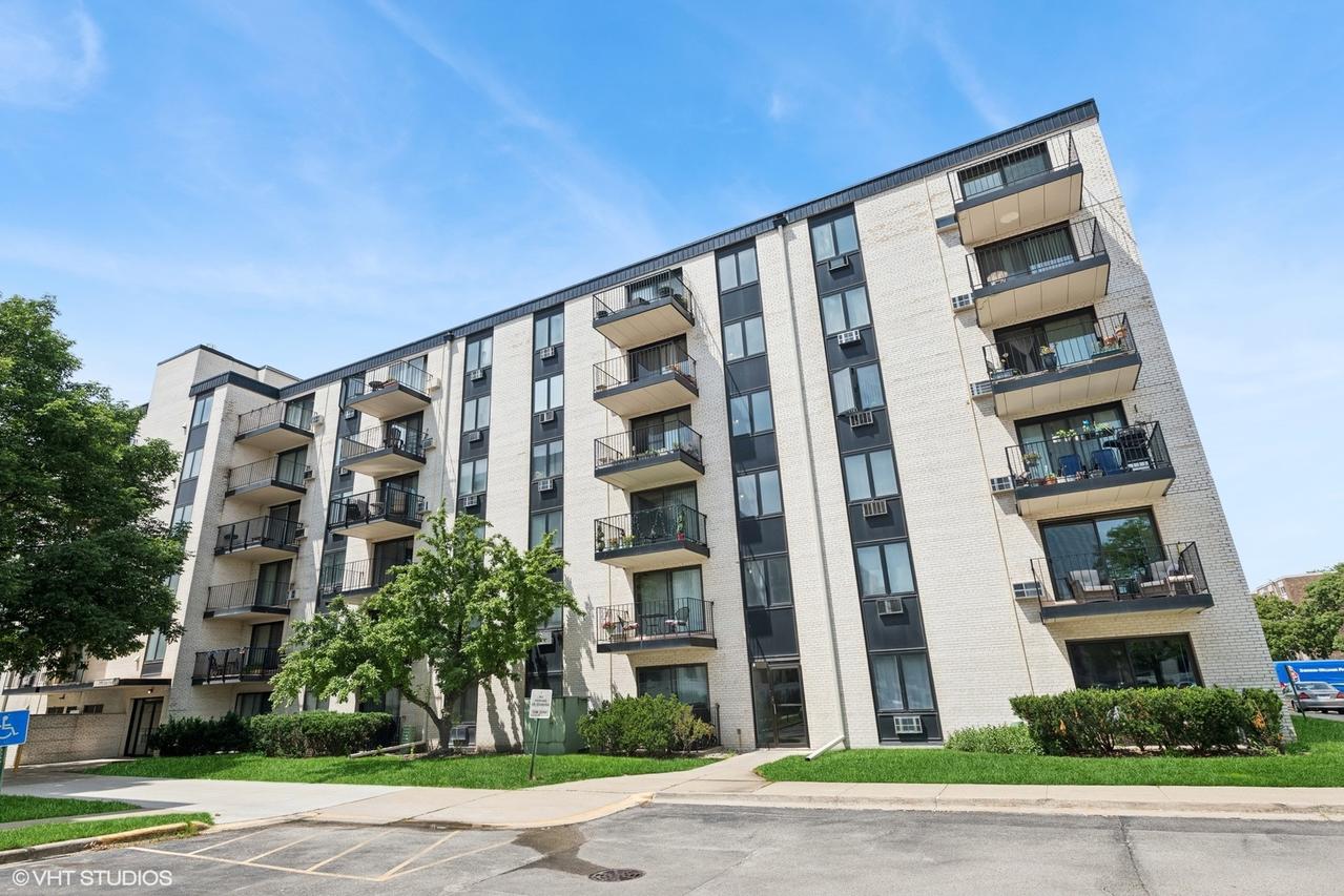9701 N Dee Rd. #2I, Niles, IL 60714