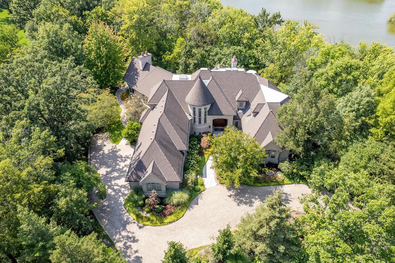 8698 S Madison St., Burr Ridge, IL 60527