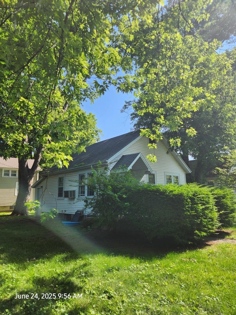 6 O Neil Ct., Champaign, IL 61820